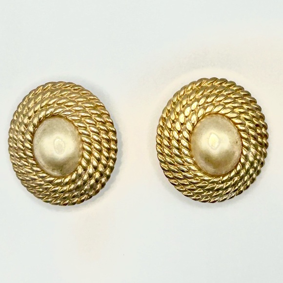 Vintage CINER Gold Tone Rope Dome Clip-On Earrings | Signed Designer - Picture 2 of 5